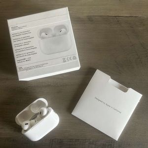 🎧 AirPod Pro's 2nd gen, NWT